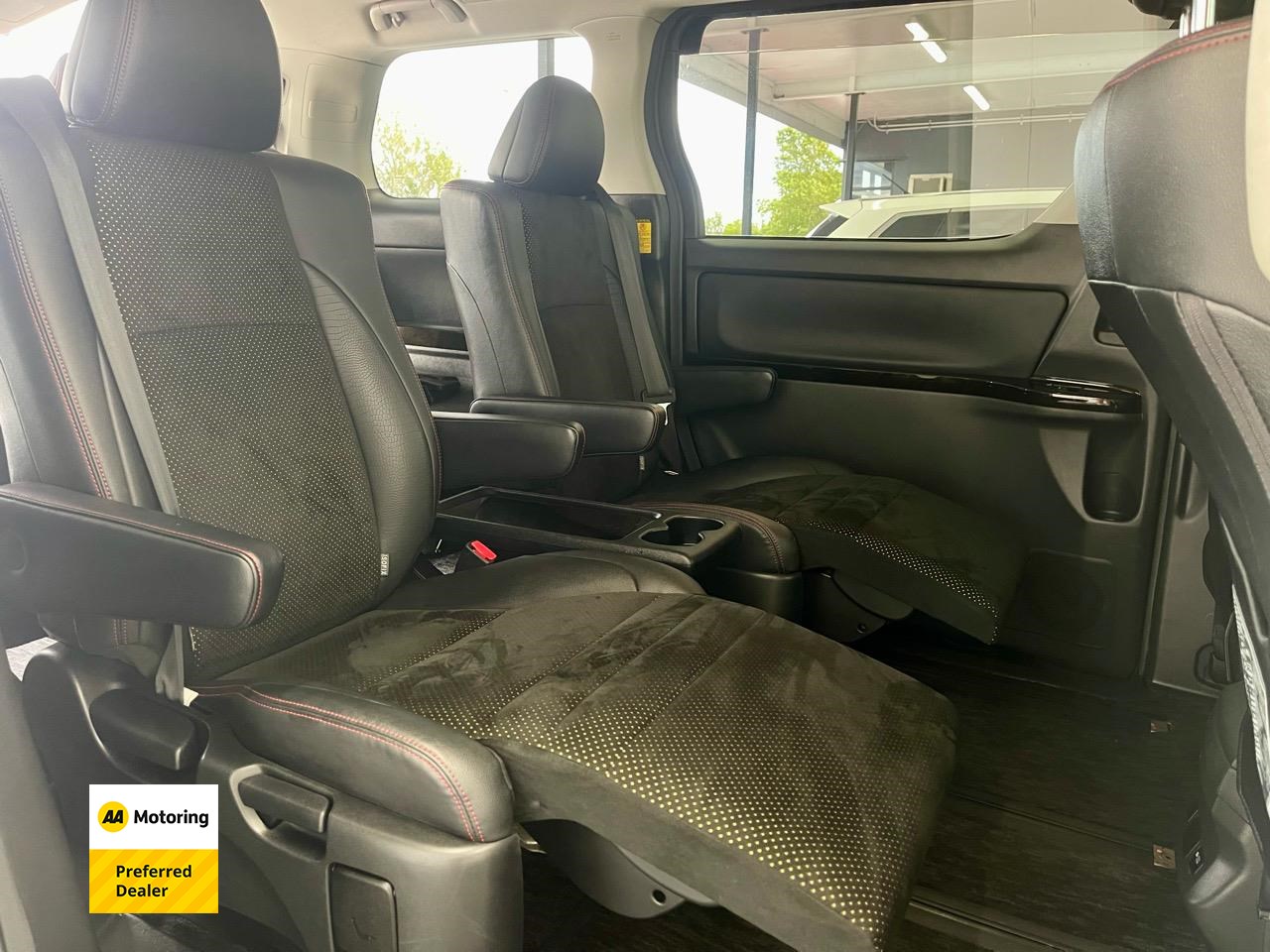 2014 Toyota Vellfire
