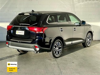 2016 Mitsubishi OUTLANDER - Thumbnail