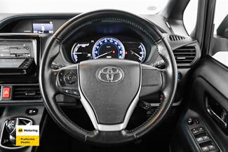 2015 Toyota Noah - Thumbnail