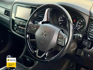 2016 Mitsubishi OUTLANDER - Thumbnail