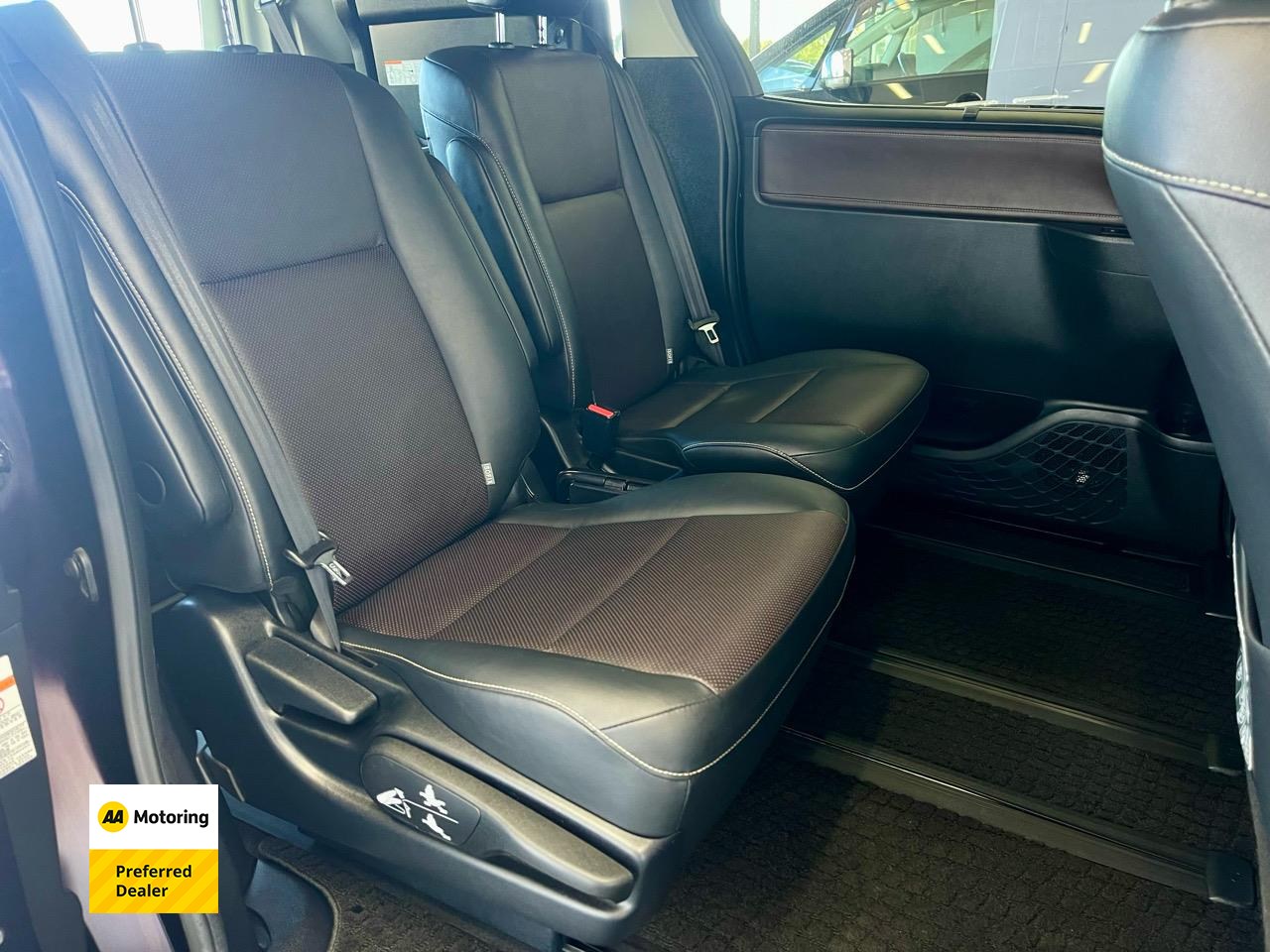 2015 Toyota ESQUIRE