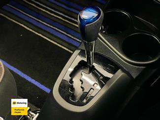 2016 Toyota AQUA - Thumbnail