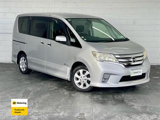 2013 Nissan Serena - Thumbnail