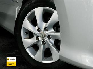 2013 Nissan Serena - Thumbnail