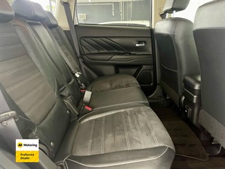 2017 Mitsubishi OUTLANDER - Thumbnail