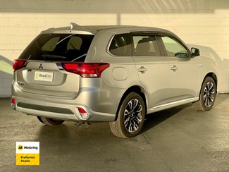 2017 Mitsubishi OUTLANDER - Thumbnail