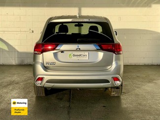 2017 Mitsubishi OUTLANDER - Thumbnail