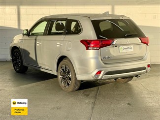 2017 Mitsubishi OUTLANDER - Thumbnail