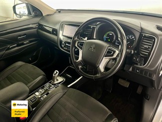 2017 Mitsubishi OUTLANDER - Thumbnail