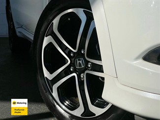 2016 Honda Vezel - Thumbnail