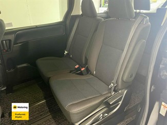 2015 Toyota Noah - Thumbnail