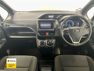 2015 Toyota Noah - Thumbnail
