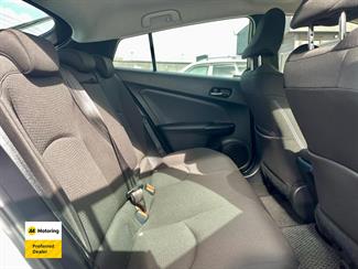 2019 Toyota PRIUS - Thumbnail