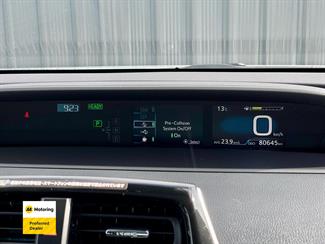 2019 Toyota PRIUS - Thumbnail