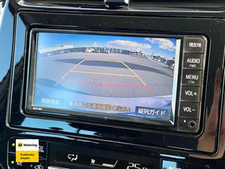 2019 Toyota PRIUS - Thumbnail