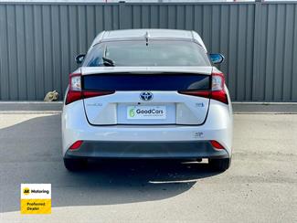 2019 Toyota PRIUS - Thumbnail