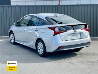 2019 Toyota PRIUS - Thumbnail