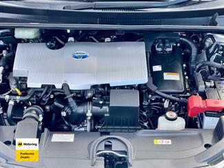 2019 Toyota PRIUS - Thumbnail