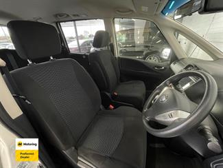 2015 Nissan Serena - Thumbnail