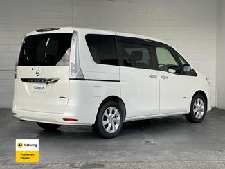 2015 Nissan Serena - Thumbnail