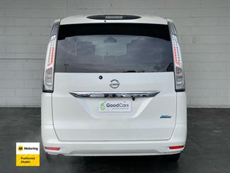 2015 Nissan Serena - Thumbnail