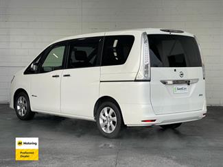 2015 Nissan Serena - Thumbnail