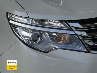 2015 Nissan Serena - Thumbnail
