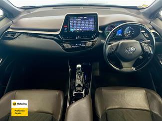 2017 Toyota C-HR - Thumbnail