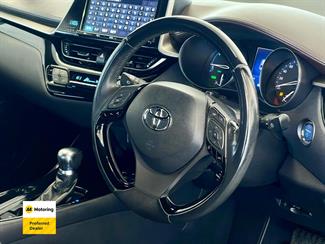 2017 Toyota C-HR - Thumbnail