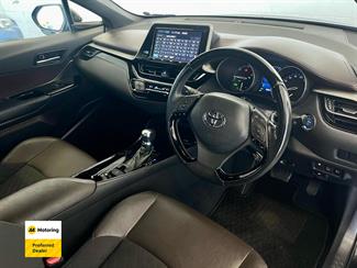 2017 Toyota C-HR - Thumbnail
