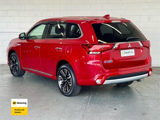 2015 Mitsubishi OUTLANDER - Thumbnail