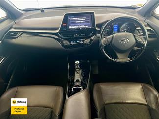 2017 Toyota C-HR - Thumbnail