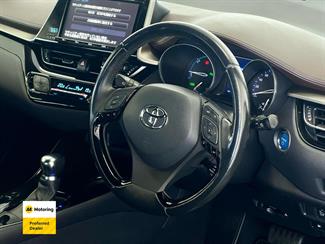 2017 Toyota C-HR - Thumbnail
