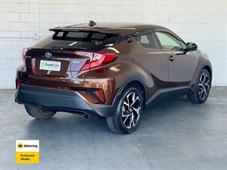 2017 Toyota C-HR - Thumbnail