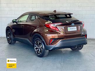 2017 Toyota C-HR - Thumbnail