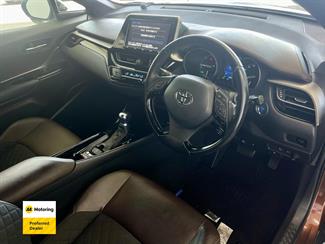 2017 Toyota C-HR - Thumbnail