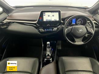 2017 Toyota C-HR - Thumbnail
