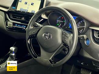 2017 Toyota C-HR - Thumbnail