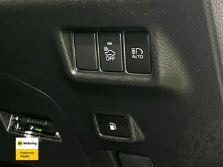 2017 Toyota C-HR - Thumbnail