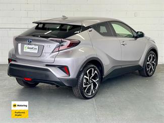 2017 Toyota C-HR - Thumbnail