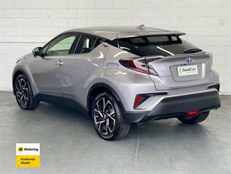 2017 Toyota C-HR - Thumbnail